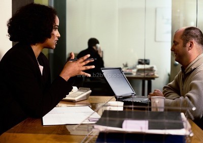 英語翻譯服務(wù) 助力國(guó)際企業(yè)打破語言壁壘